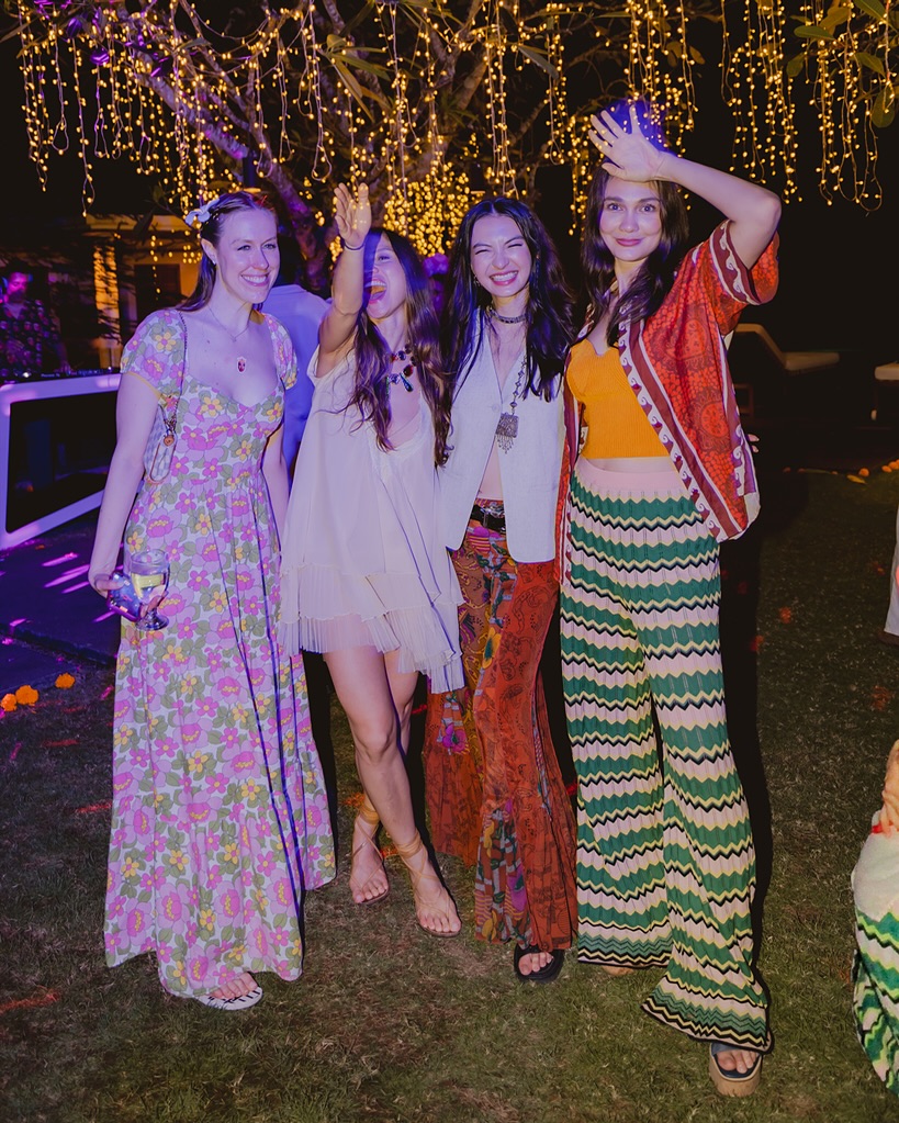 Dinobatkan sebagai "presiden jomblo" baru, intip 11 potret kedekatan Raline Shah dengan Luna Maya