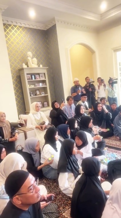 7 Momen Walimatus Safar Ruben Onsu jelang ibadah haji, tak kuasa tahan tangis saat hendak pamitan