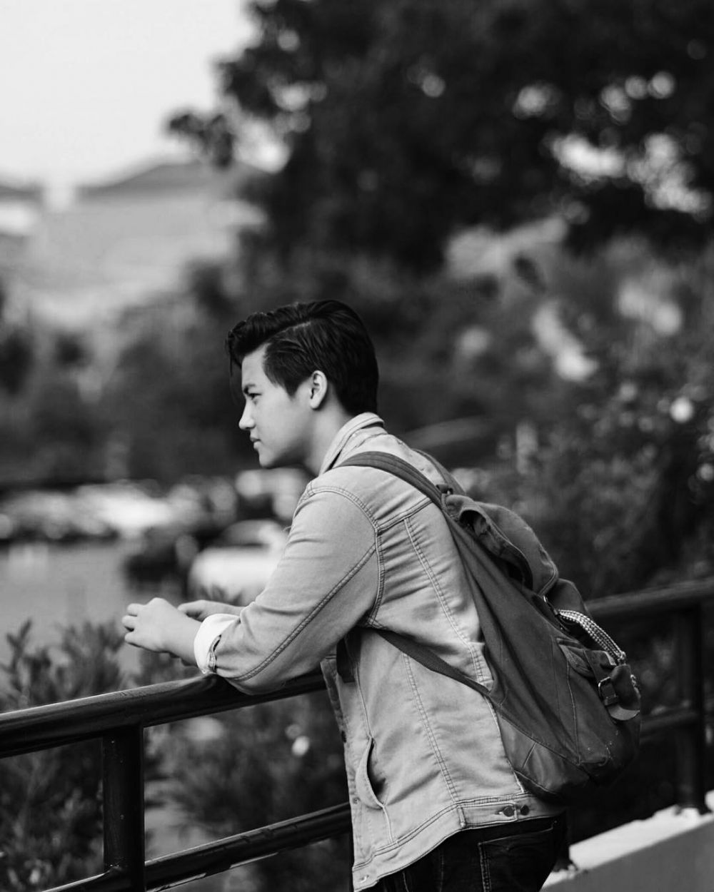 Hidup frugal dan pilih naik MRT ke kantor, ini 11 potret transformasi Rafi Akbar anak Adjie Pangestu