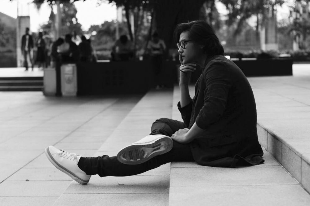 Hidup frugal dan pilih naik MRT ke kantor, ini 11 potret transformasi Rafi Akbar anak Adjie Pangestu