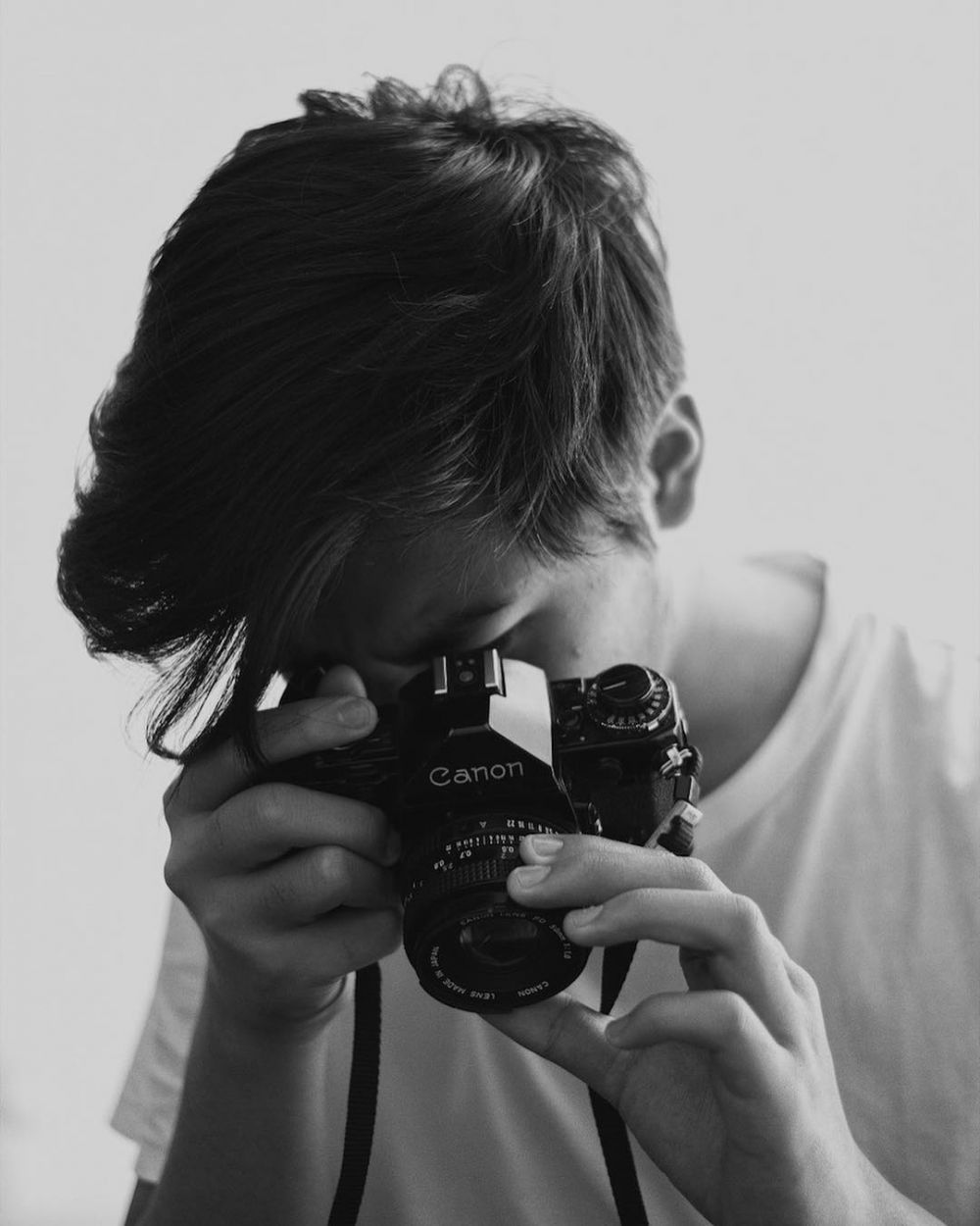 Hidup frugal dan pilih naik MRT ke kantor, ini 11 potret transformasi Rafi Akbar anak Adjie Pangestu