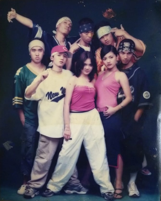 Potret lawas 13 komedian Indonesia saat SMA ini gayanya nyentrik abis, aura lucunya udah kelihatan