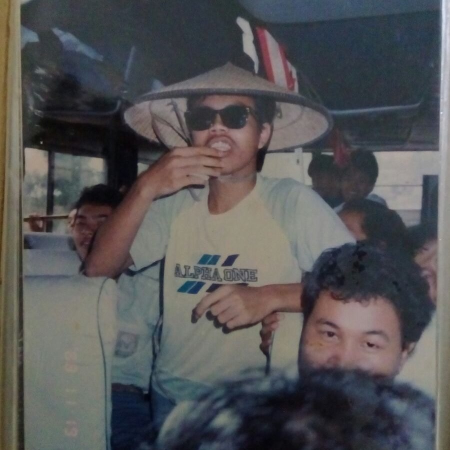 Potret lawas 13 komedian Indonesia saat SMA ini gayanya nyentrik abis, aura lucunya udah kelihatan