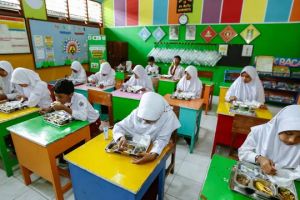 Anggaran Makan Bergizi Gratis tahun depan meningkat jadi Rp217 T, target 82,9 juta penerima