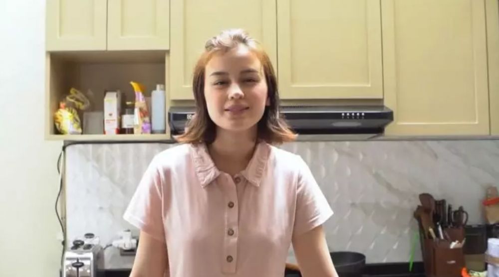 Hobi masak sejak gadis, ini 7 cara Kimberly Ryder menata dapurnya tetap compact meski full perabot