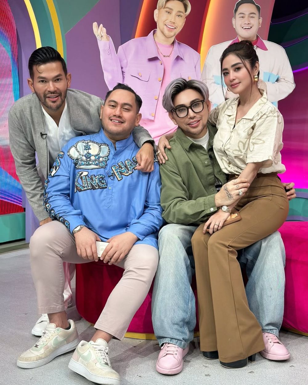 Aura Cinta curhat usai penggusuran rumah, Dewi Perssik heran sampai tanyakan pola asuh ayahnya