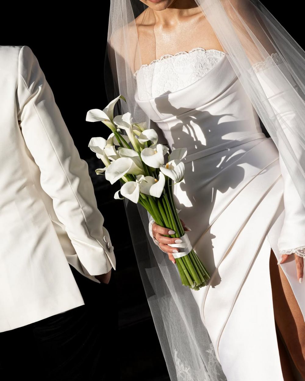 Akhirnya unggah foto menikah, 10 potret Amanda Rawless dipersunting Adriel Susanteo ini romantis abis