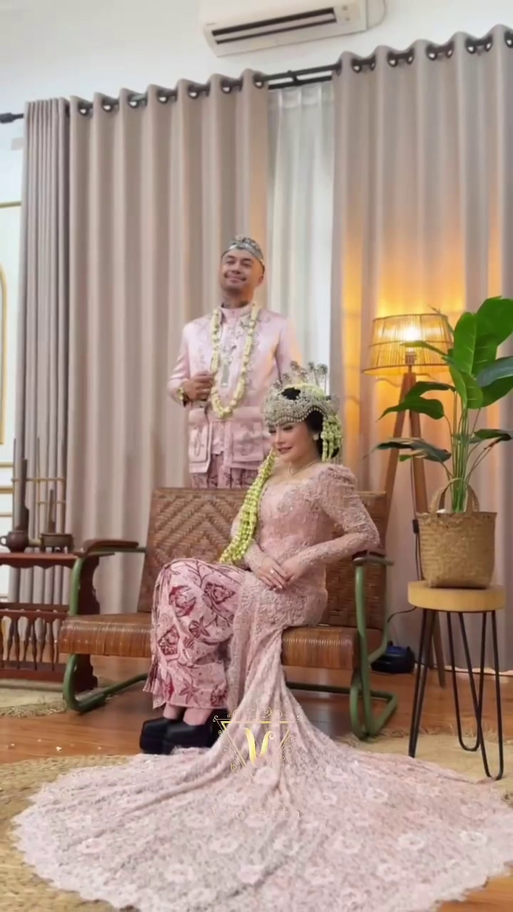 4 Bulan pacaran sudah ngebet nikah, 9 potret prewedding Mawar AFI dan Kevin Wazeng dengan adat Sunda