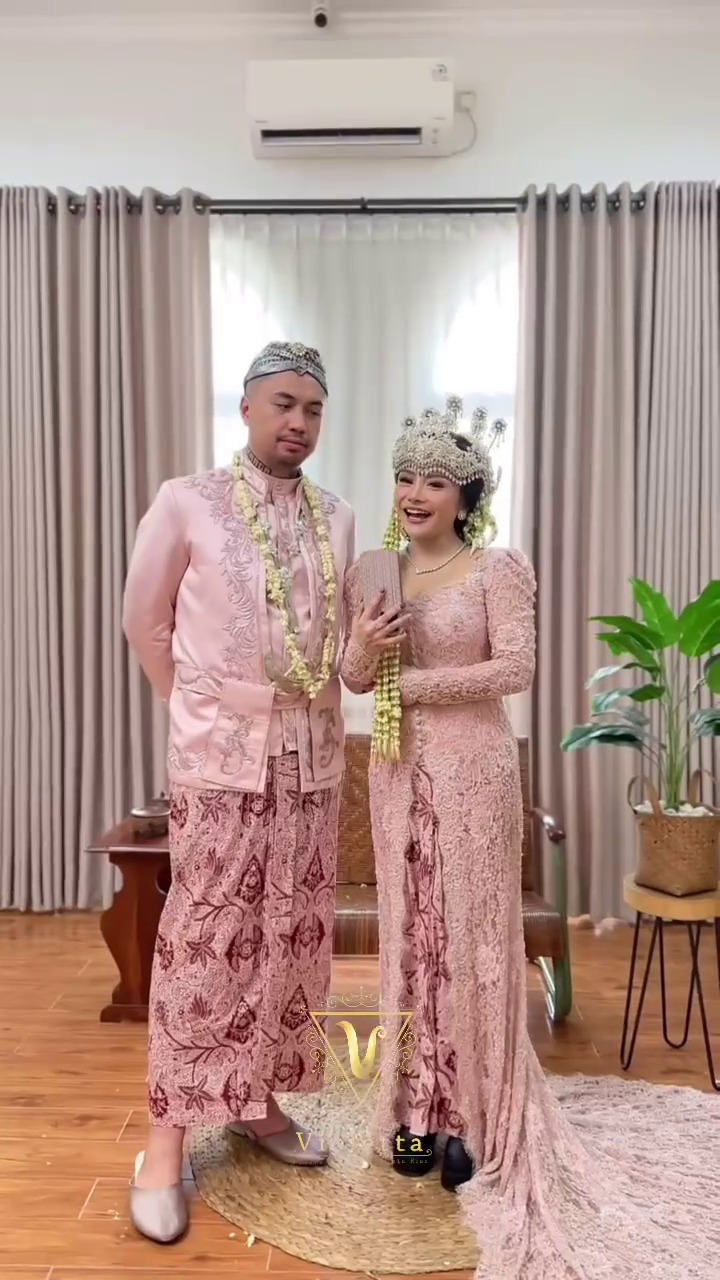 4 Bulan pacaran sudah ngebet nikah, 9 potret prewedding Mawar AFI dan Kevin Wazeng dengan adat Sunda