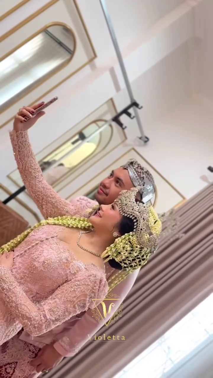 4 Bulan pacaran sudah ngebet nikah, 9 potret prewedding Mawar AFI dan Kevin Wazeng dengan adat Sunda