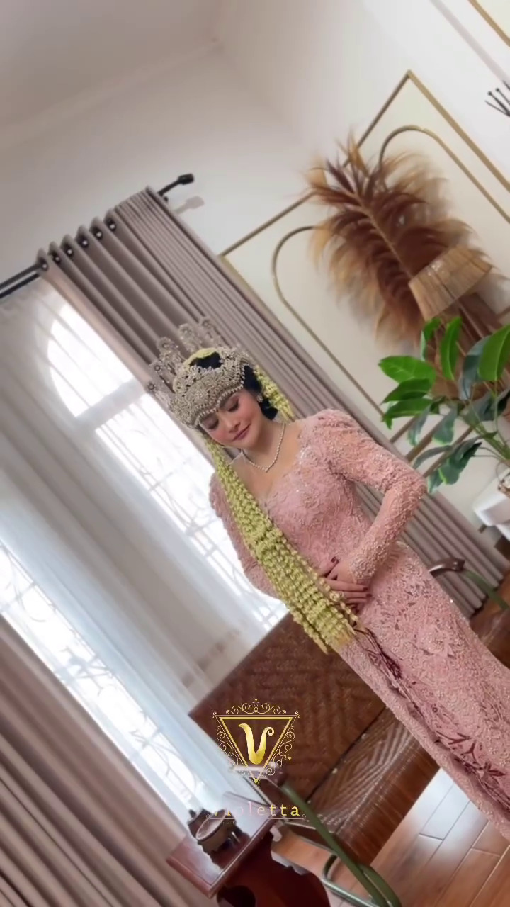 4 Bulan pacaran sudah ngebet nikah, 9 potret prewedding Mawar AFI dan Kevin Wazeng dengan adat Sunda