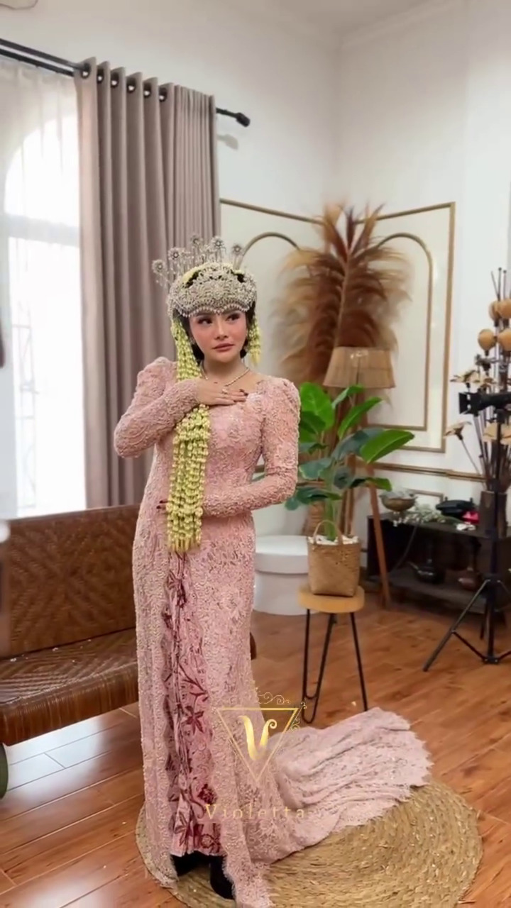 4 Bulan pacaran sudah ngebet nikah, 9 potret prewedding Mawar AFI dan Kevin Wazeng dengan adat Sunda