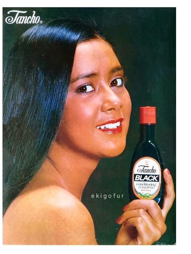 Pesona 11 ibu seleb jadi model majalah era 90an, vibe klasik bikin aura elegannya makin terpancar