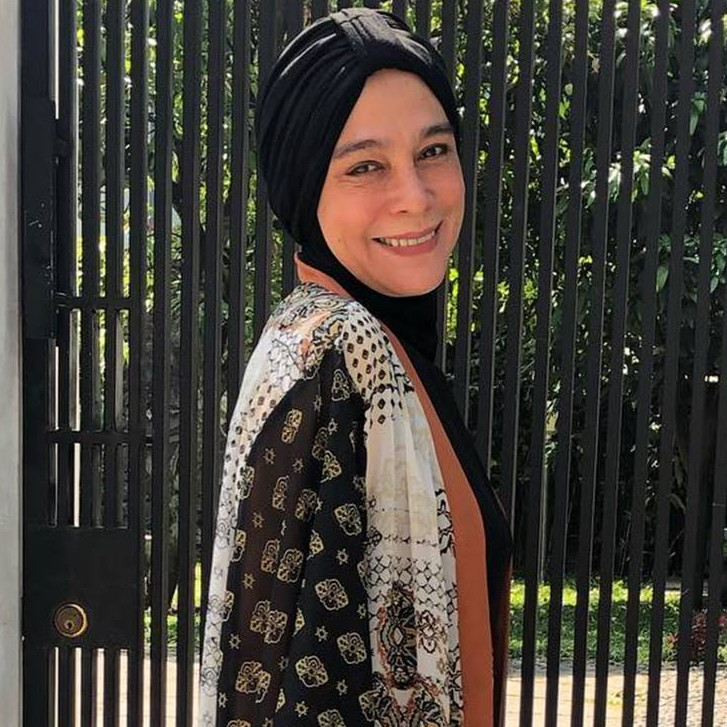 Dulu jadi Gadis Warkop, ini 11 potret Nena Rosier saat muda yang pesonanya bikin jatuh hati