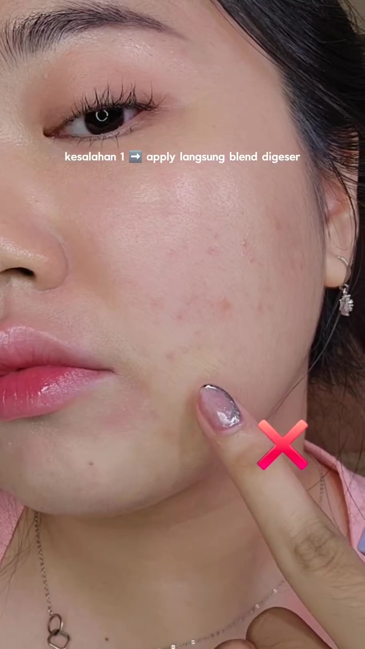 Jangan asal blend, ini cara ampuh samarkan bekas jerawat dengan concealer agar tertutup maksimal