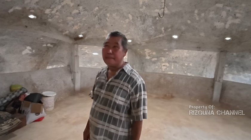 Rumah batu di pelosok kampung ini ditawar Rp3 miliar tapi ditolak, 11 potretnya dalamnya bikin melongo