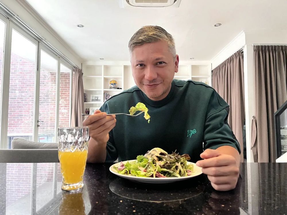 Bocah imut ini ternyata anak aktor kawakan kini jadi presenter punya 1 anak, begini 11 transformasinya