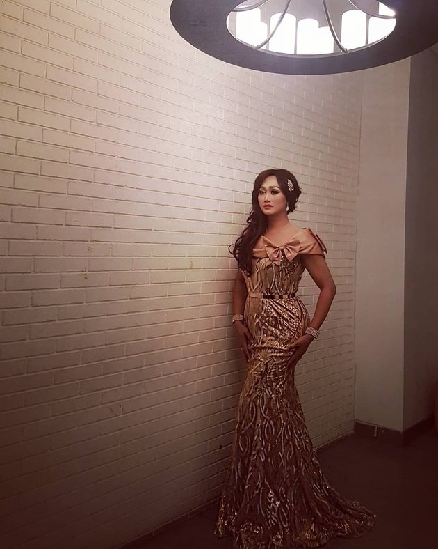 Dulu sering dandan ala wanita dan dijuluki Krisdayanti KW, 11 potret terbaru Bobby Tince kini hijrah