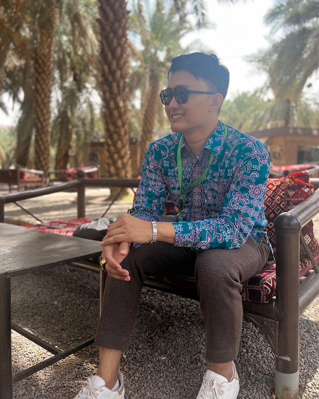 Dulu sering dandan ala wanita dan dijuluki Krisdayanti KW, 11 potret terbaru Bobby Tince kini hijrah