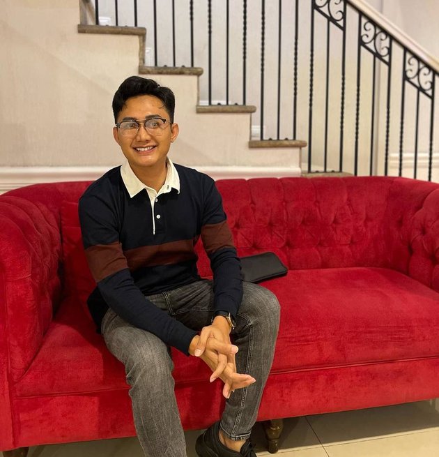 Dulu sering dandan ala wanita dan dijuluki Krisdayanti KW, 11 potret terbaru Bobby Tince kini hijrah