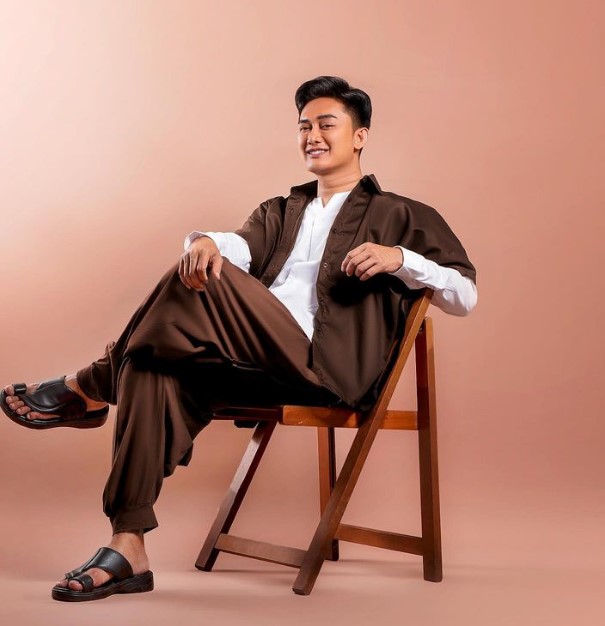 Dulu sering dandan ala wanita dan dijuluki Krisdayanti KW, 11 potret terbaru Bobby Tince kini hijrah