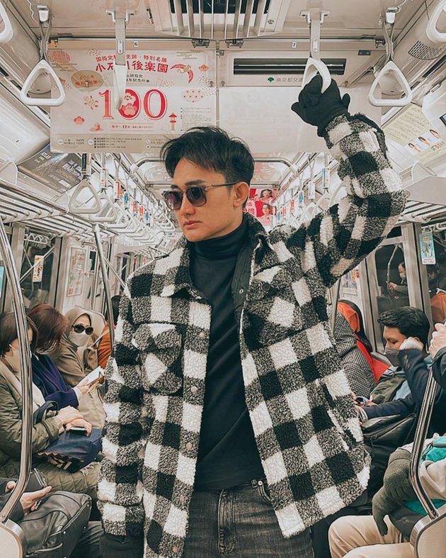 Dulu sering dandan ala wanita dan dijuluki Krisdayanti KW, 11 potret terbaru Bobby Tince kini hijrah