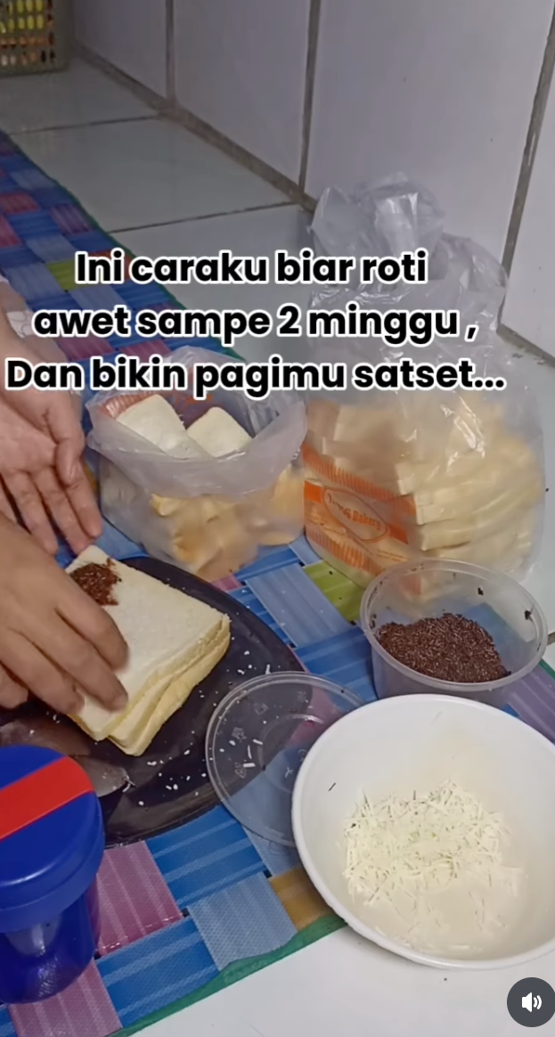 Roti tahan sampai 2 minggu? Ini trik simpan di freezer ala ibu-ibu cerdas biar sarapan makin sat set!
