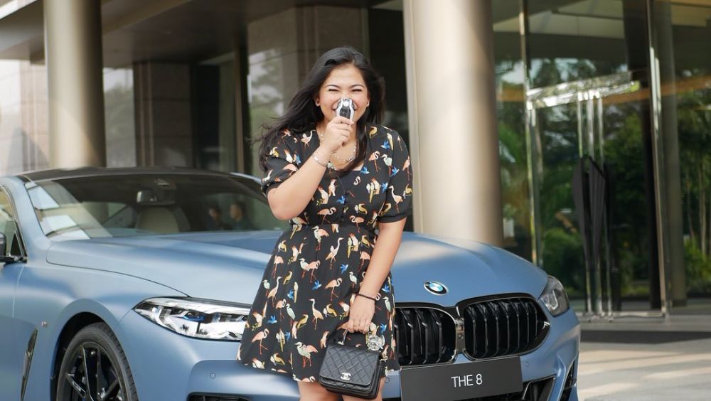 Punya BMW langka, ternyata begini perjalanan karier Liana Jhonlin anak Haji Isam yang kaya 7 turunan