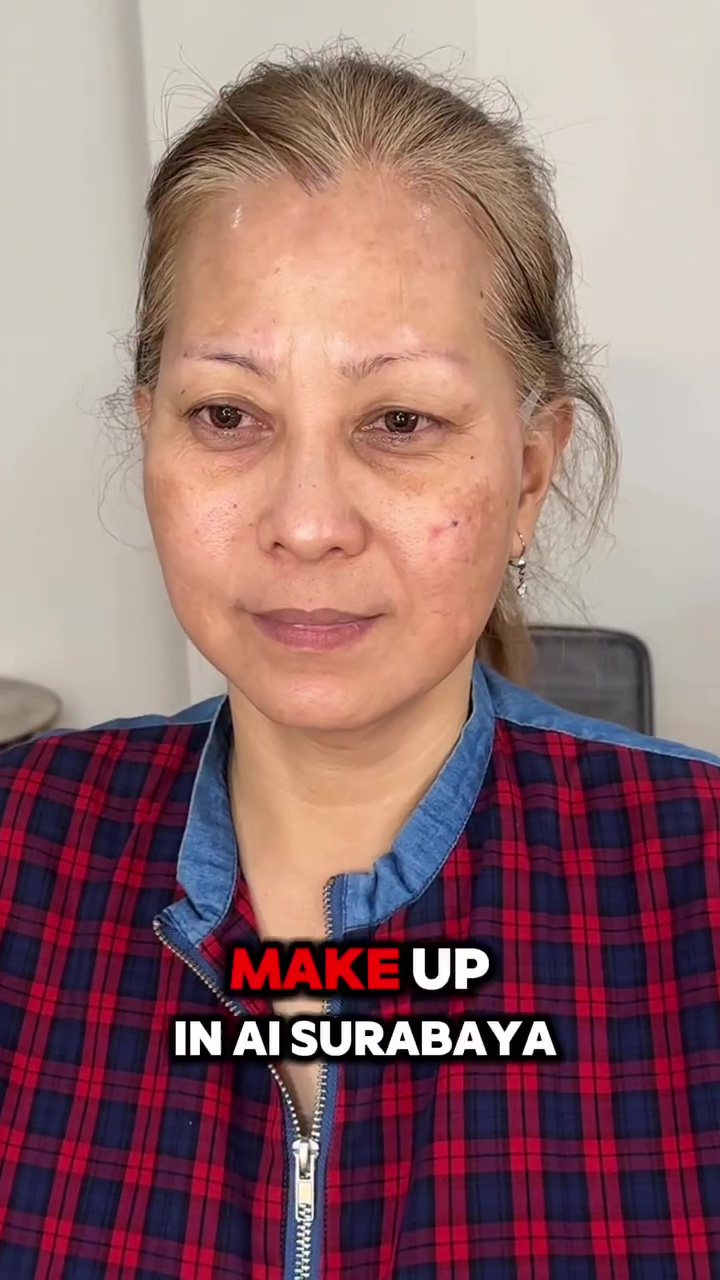 Mulanya tampak kendur dengan flek hitam, transformasi tante dirias bold ini bikin lupa wajah asli