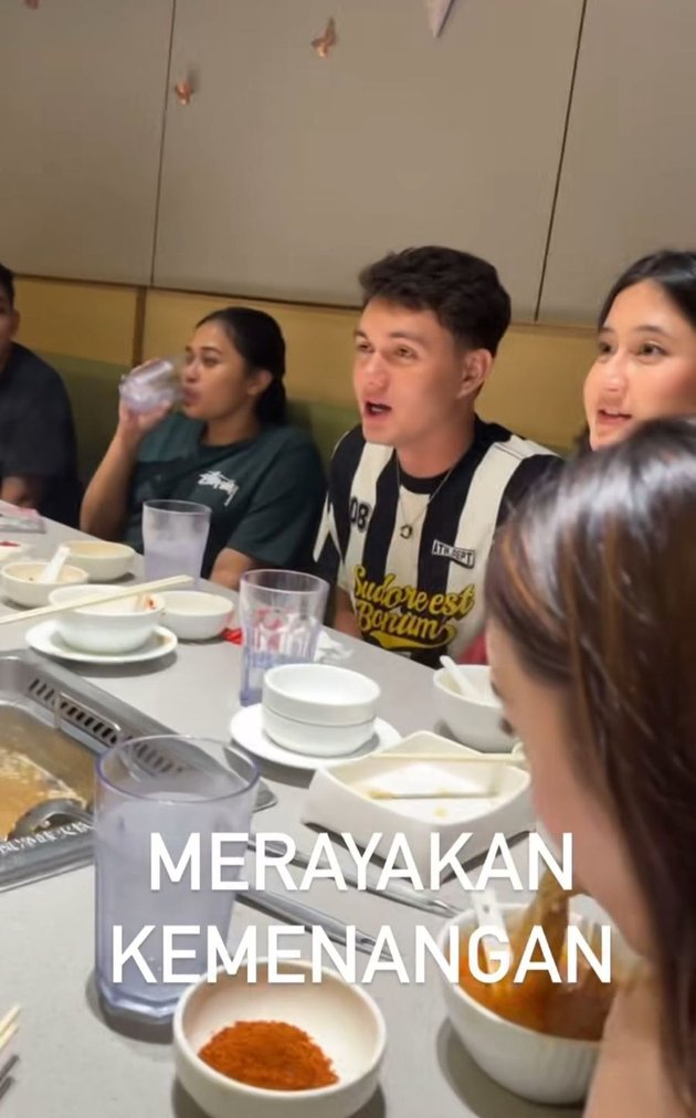 Diduga tengah PDKT, ini 9 momen manis Keisya Levronka dukung Nyoman Paul di Bahkan Voli, akrab pol