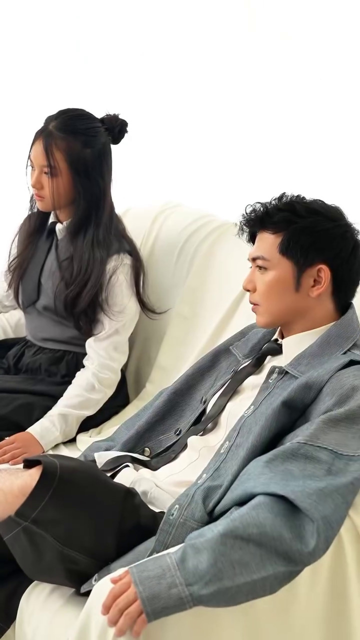 9 Potret photoshoot Nicky Tirta bareng putri semata wayang, paras awet mudanya bikin salfok