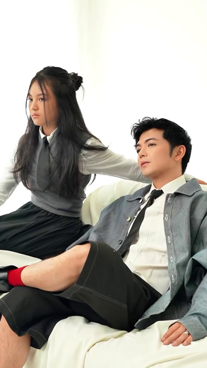 9 Potret photoshoot Nicky Tirta bareng putri semata wayang, paras awet mudanya bikin salfok