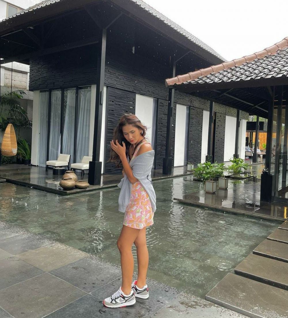 Pemeran antagonis di Doaku Harapanku ini kini jadi aktivis bergaya modis, ini 11 potret terbarunya