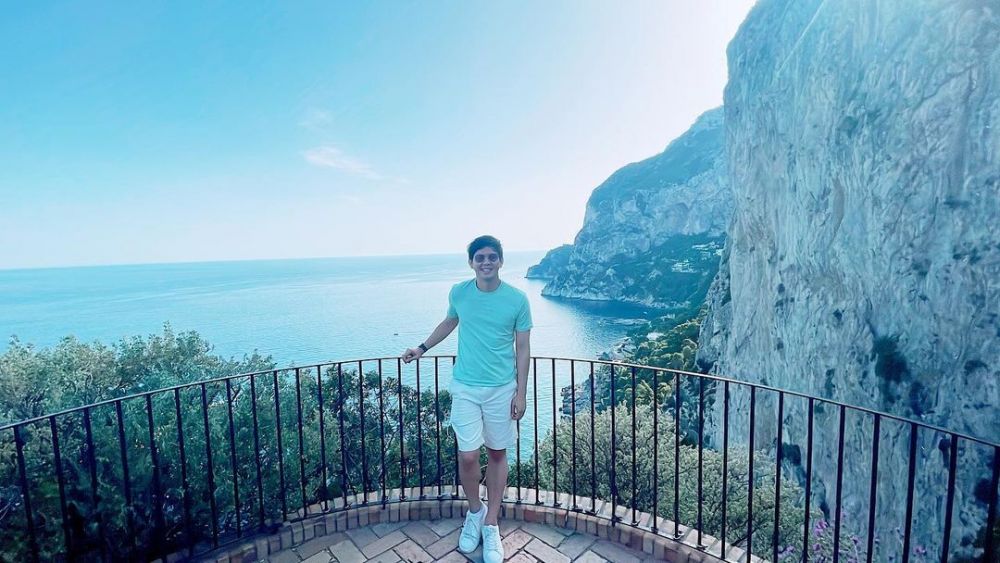 Masih lajang di usia 37 tahun, begini 11 potret terbaru suami Citra Kirana di Tukang Bubur Naik Haji