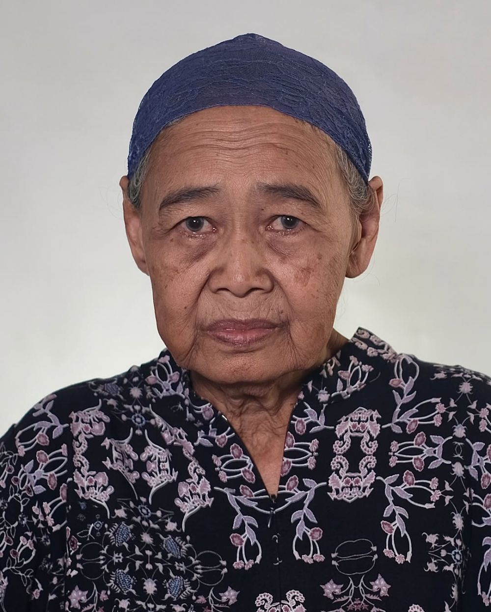 Menolak tua, transformasi nenek-nenek dirias pinkish makeup ini hasilnya disebut bak editan