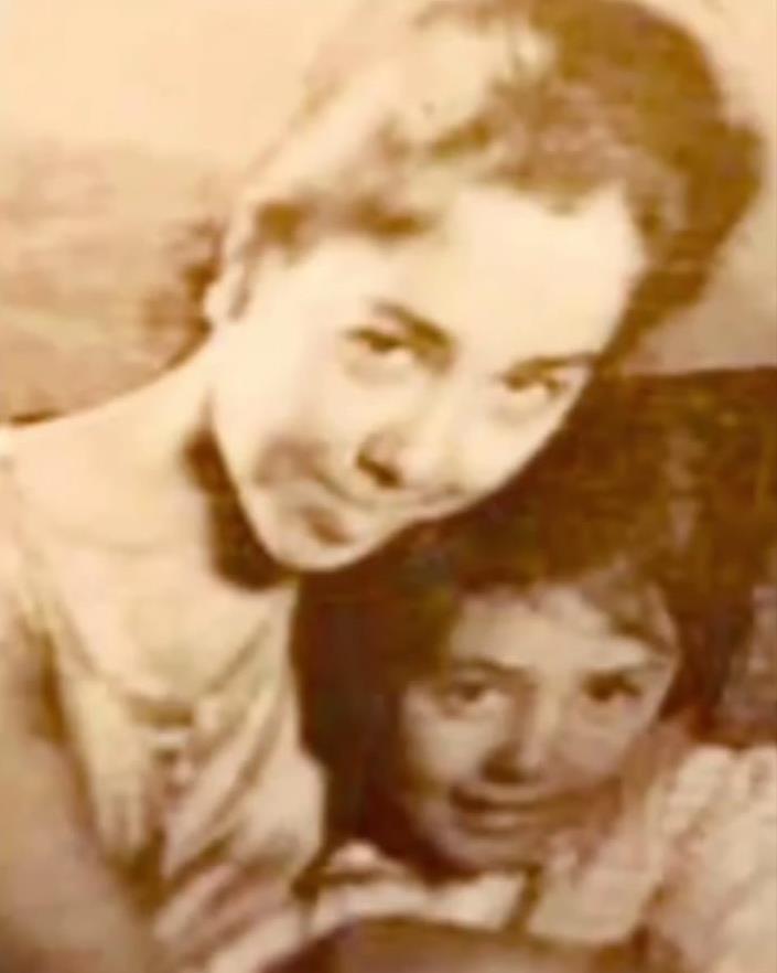 11 Potret cantiknya Mieke Wijaya saat muda ini memikat, potret lawasnya bikin nostalgia