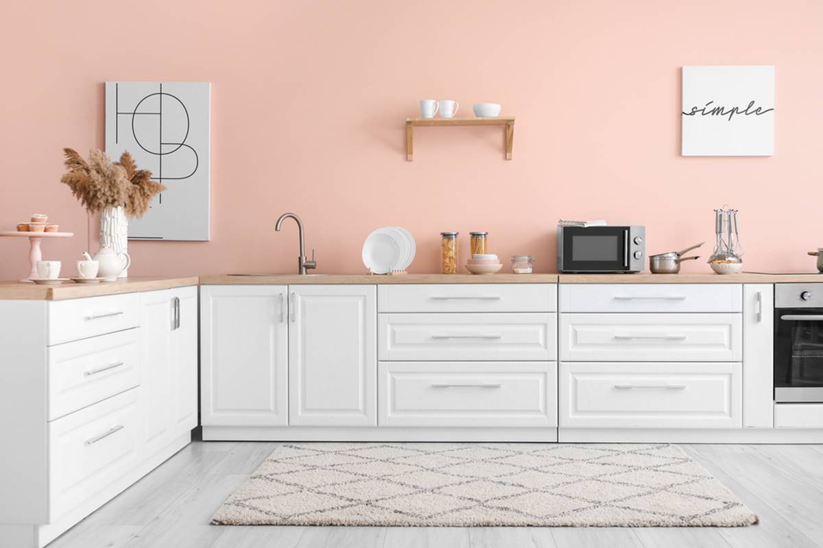 Biar masak makin happy, ini 7 tips pilih warna cat dapur yang bikin mood auto naik terus