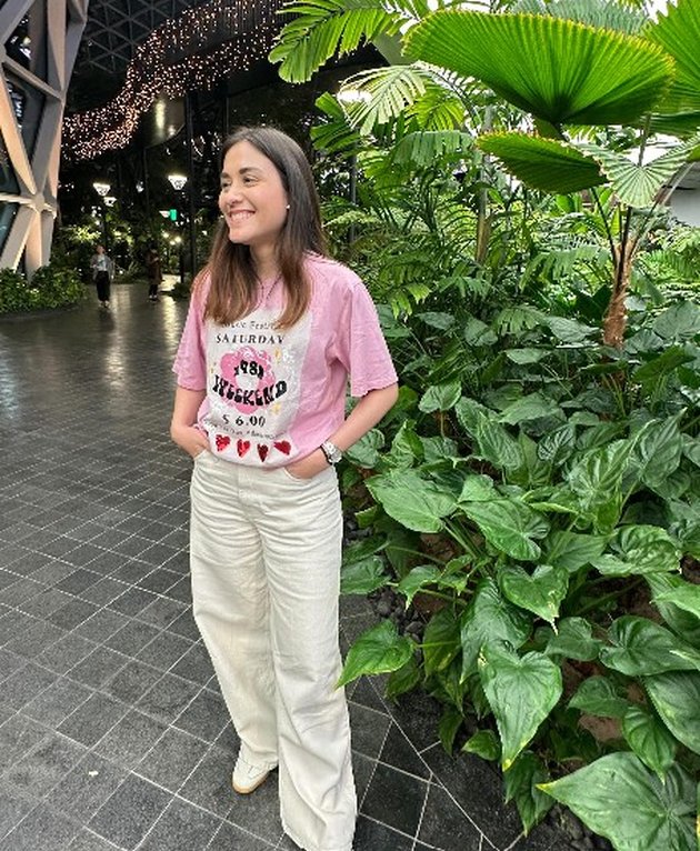 5 Kisah Samanta Elsener adik Darius Sinathrya jadi mualaf, tertarik Islam karena nyaman di masjid