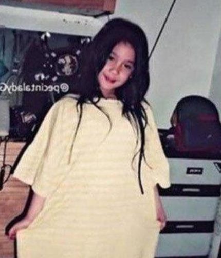 Potret lawas 15 seleb cantik saat di bangku SD, salah satunya ada yang dikira pakai riasan