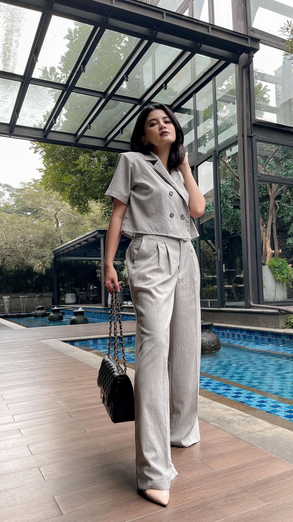 Vakum dari artis, gadis cerewet di Kepompong kini jadi hot mom dan konsultan, ini 11 potret terbarunya