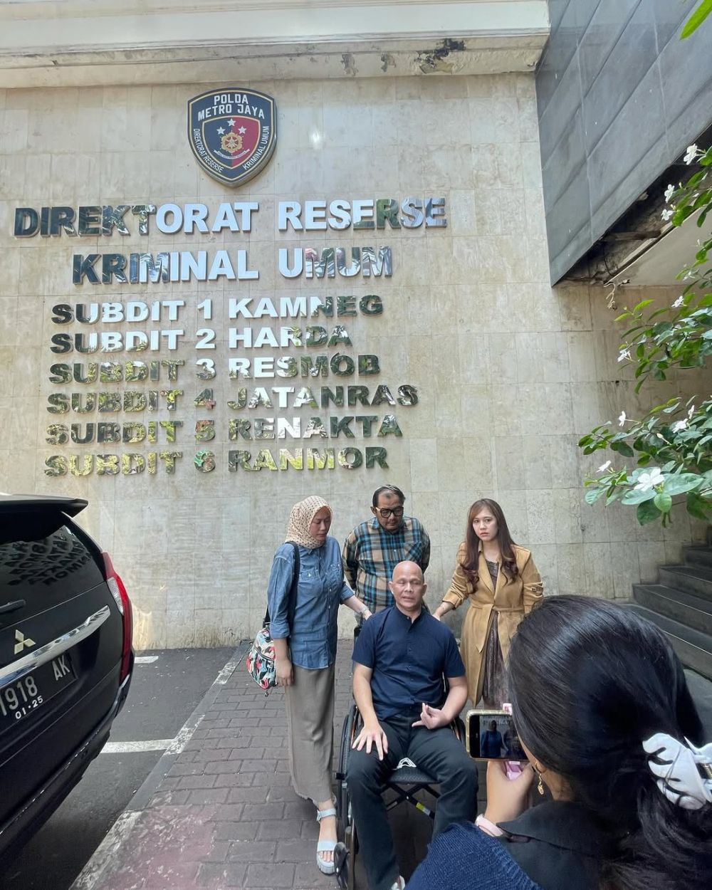 9 Potret terbaru kondisi Harry Pantja 'Dunia Lain' usai 9 tahun idap stroke, kondisi perlahan membaik