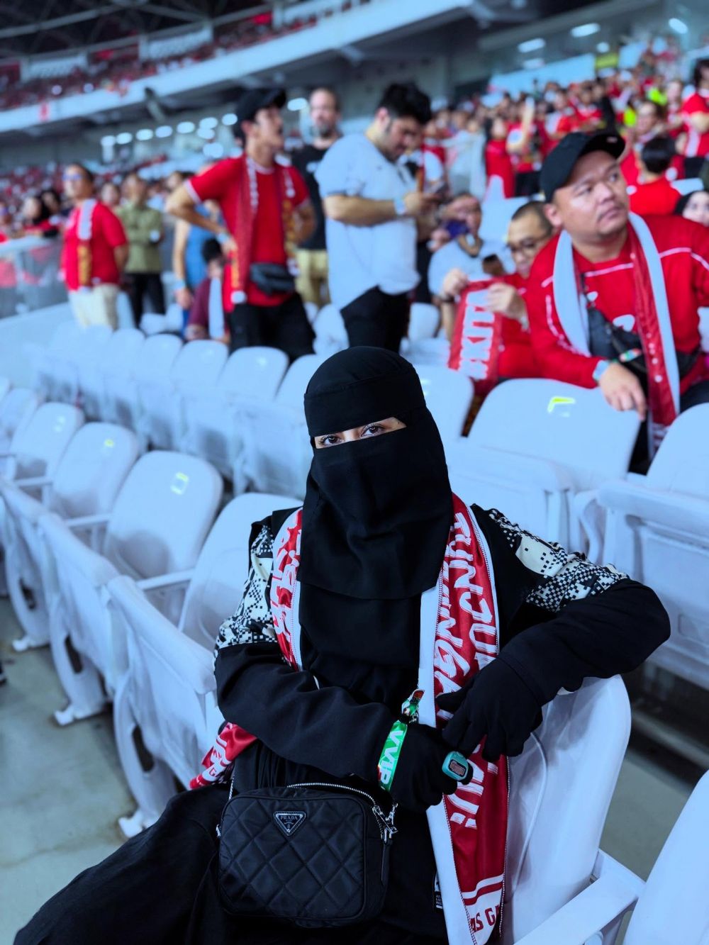 Potret 10 seleb nonton Timnas Indonesia vs China di GBK, Jennifer Coppen bareng keluarga Justin Hubner