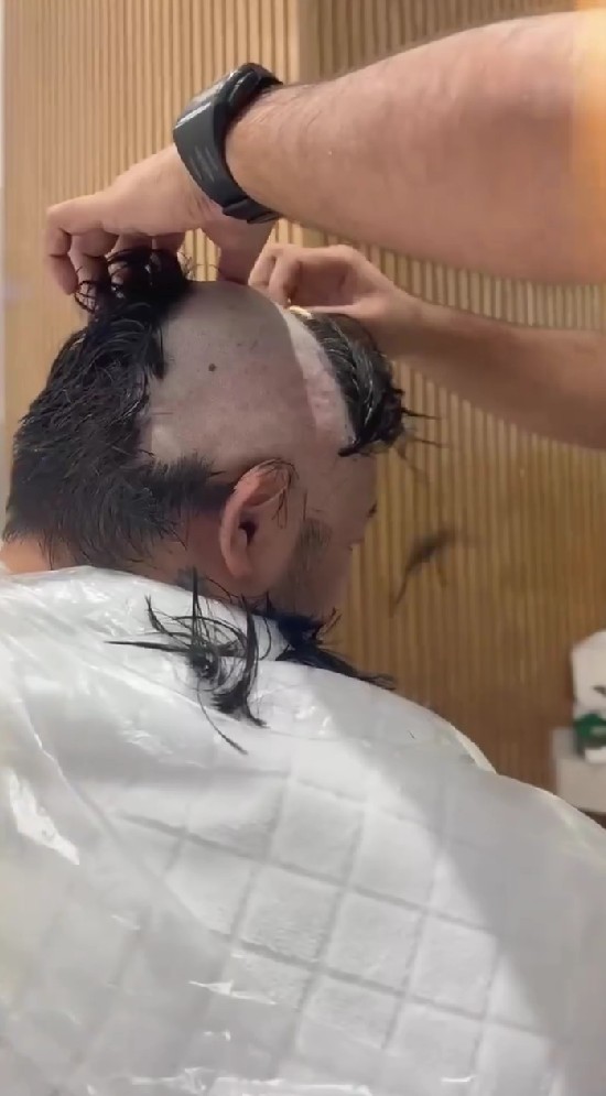 Selesai jalani ibadah Haji, ini 7 potret Ivan Gunawan pamer penampilan barunya dengan rambut botak