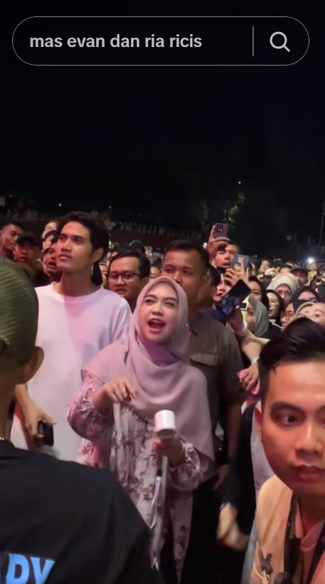 Dikabarkan dekat dengan Evan tim Denny Caknan, Ria Ricis beri respons malu-malu soal hubungan keduanya