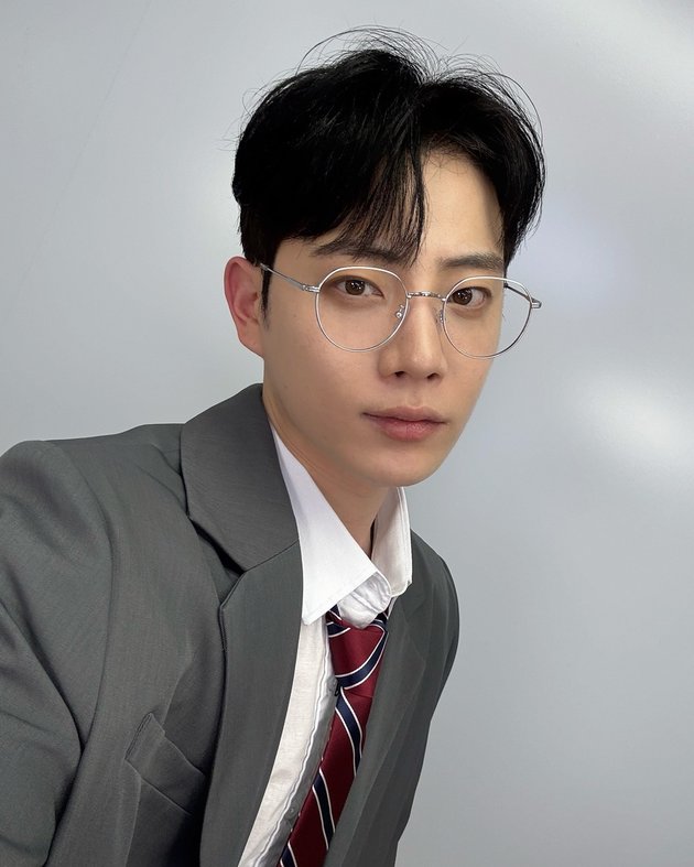 Profil Kim Jong Suk, model muda asal Korea yang meninggal mendadak di usia 29 tahun