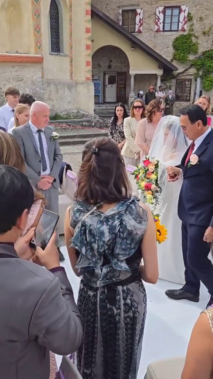 9 Potret Fifi Lety adik Ahok menikah di usia 56 tahun, sosok suaminya teman kuliah 35 tahun lalu