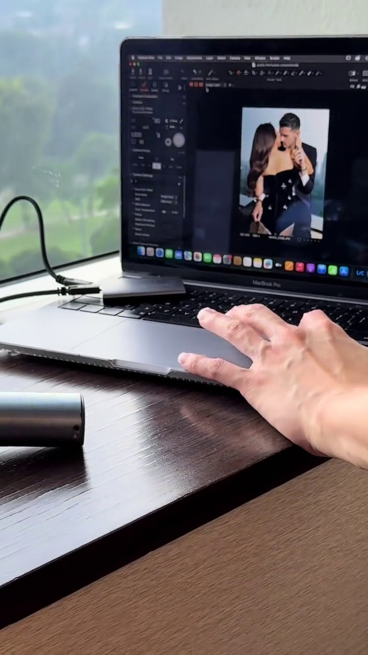 7 Momen mesra Justin Hubner jalani pemotretan produk, sosok model ceweknya bikin penasaran fans