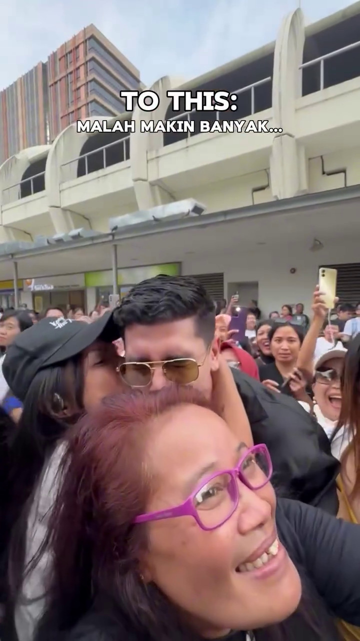 9 Potret riuh Verrell Bramasta saat liburan di Singapura dikerumuni fans, tiba-tiba dicium emak-emak