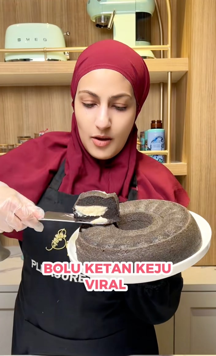 Cara bikin bolu ketan hitam keju lumer viral antiambyar, tak perlu oven, cuma kukus doang