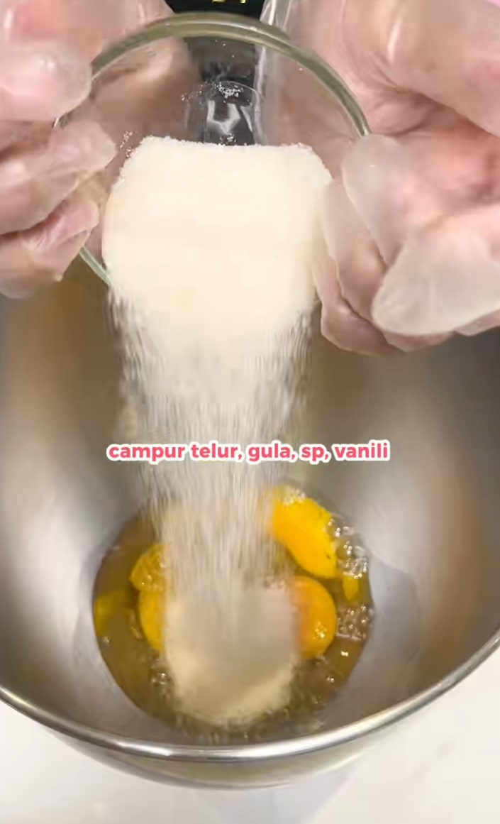 Cara bikin bolu ketan hitam keju lumer viral antiambyar, tak perlu oven, cuma kukus doang